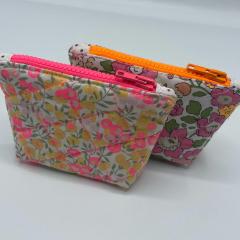 Porte-monnaie matelassé zippé fait main, accessoire textile artisanal, cadeau pratique et durable / Handgemaakte gewatteerde portemonnee met rits, duurzaam accessoire / Handmade quilted zip wallet, practical and sustainable artisan gift