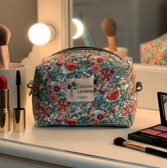 Trousse maquillage fleurie esprit bohème, organisateur cosmétique vibrant pour coiffeuse / Bohemian bloemen make-uptas, levendige cosmetica organizer voor kaptafel / Boho floral makeup bag, vibrant cosmetic organizer for vanity table