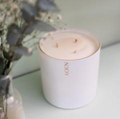 Photo de l'article Bougie parfumée L Blanche – Bougie artisanale en cire végétale, parfum raffiné et longue durée