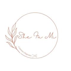 Logo She Fù Mi, marque belge de créations artisanales textiles et décoratives, univers poétique et fait main, créatrice locale engagée, artisan sélectionné par Wimzzi, made in Belgium / Logo van She Fù Mi, Belgisch merk van ambachtelijke textiel- en decoratiecreaties, poëtisch en handgemaakt, Wimzzi selectie / She Fù Mi logo, Belgian artisan brand, handmade textile and decor creations, trusted local creator curated by Wimzzi