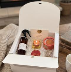 Photo de l'article Coffret bien-être Vanille & Patchouli – Bougie, brume 250 ml, fondants & diffuseur voiture