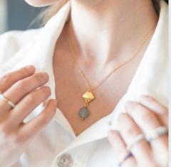 Photo de l'article Collier Lola – Argent vermeil & quartz gris