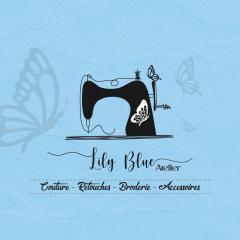 Logo LilyBlueAtelier, créatrice belge spécialisée en couture artisanale, univers poétique et créatif, fait main avec passion, artisan local sélectionné par Wimzzi, made in Belgium / Logo van LilyBlueAtelier, Belgische ambachtelijke naaiatelier, poëtisch en creatief universum, handgemaakt, Wimzzi selectie / LilyBlueAtelier logo, Belgian artisan sewing brand, poetic handmade creations, trusted local creator curated by Wimzzi