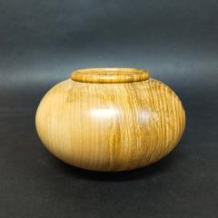 Picture of the product Hollow ash wood form – Handcrafted decor with unique grain texture