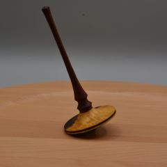 Photo de l'article Toupie de collection #1 – objet artisanal en bois, ludique & décoratif à offrir ou collectionner