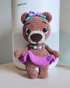 Ours en crochet pour bébé fille fait main, doudou artisanal kawaii, cadeau de naissance original et plein de charme / Handgemaakte gehaakte teddybeer voor babymeisje, schattig en lief kraamcadeau / Handmade crochet teddy bear for baby girl, cute artisanal plush, perfect newborn gift