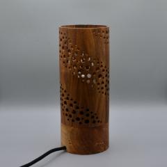 Photo de l'article Lampe à poser en bois de noyer – Design artisanal et chaleureux