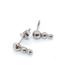 Boucles effet cascade en argent rhodié – création artisanale tout en mouvement / Gerhodineerde oorbellen met cascade-effect – sierlijk en handgemaakt / Rhodium silver cascade earrings – graceful handmade creation. Just In Jewels