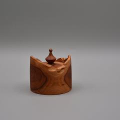Picture of the product Natural-edge applewood box