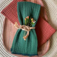 Serviettes en double gaze de coton – cadeau éthique et élégant pour une table naturelle / Servetten in dubbele katoenen mousseline – stijlvol en ecologisch tafelcadeau / Cotton gauze napkin set – elegant, eco-friendly gift for natural tables