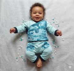 Tenue bébé 6 mois ensemble ciel d’orage fait main coton doux vêtement bébé artisanal belge cadeau naissance original disponible sur Wimzzi / Baby outfit 6 maanden stormlucht handgemaakt zachte katoen Belgisch babykleding cadeau geboorte Wimzzi / 6 month baby outfit storm sky handmade soft cotton Belgian baby clothes newborn gift Wimzzi