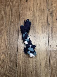 Jouet pour chihuahua en corde tressée fait main en Belgique alternative Tom&Co disponible sur Wimzzi / Handgemaakt hondenspeelgoed voor chihuahua in gevlochten touw Belgisch alternatief voor Tom&Co verkrijgbaar op Wimzzi / Handmade rope dog toy for chihuahua made in Belgium alternative to Tom&Co available on Wimzzi