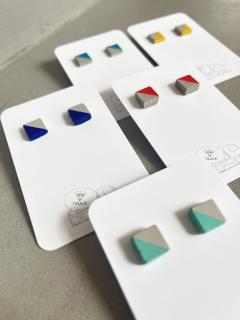 Boucles d’oreilles carrées turquoise – bijoux artisanaux colorés à offrir ou s’offrir / Turquoise vierkante oorbellen – handgemaakte kleurrijke sieraden / Turquoise square earrings – handmade colorful jewelry gift