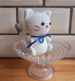 Photo de l'article Peluche petit chat au crochet – Cadeau enfant original, fait main et lavable
