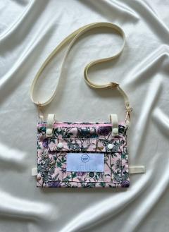 Photo de l'article Sac bandoulière de lecture / Protection pour livre / Pink Flowers