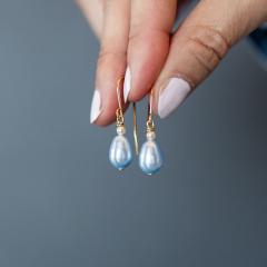 Photo de l'article Boucles d’oreilles en nacre de cristal et acier inoxydable – Goccia / bleu