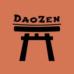 DaoZen par Nathalie Bourdon, créatrice belge de bougies parfumées faites main, bougies naturelles et décoration bien-être, univers cocooning, idée cadeau originale pour femme et maison, création locale Made in Belgium à découvrir sur Wimzzi / DaoZen van Nathalie Bourdon, Belgische maakster van handgemaakte geurkaarsen, natuurlijke kaarsen en wellness woondecoratie, gezellige sfeer, origineel cadeau voor haar en Made in Belgium creatie op Wimzzi / DaoZen by Nathalie Bourdon, Belgian maker of handmade scented candles, natural candles and wellness home decor, cosy atmosphere, original gift for her and Made in Belgium creation on Wimzzi