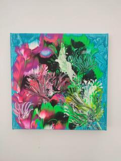 Peinture expressive façon jardin luxuriant, explosion de fleurs roses, feuillage vert et fond turquoise, pièce unique pour amateur d’art botanique / Expressief schilderij als weelderige tuin met roze bloemen, groen gebladerte en turquoise achtergrond, uniek stuk voor liefhebbers van botanische kunst / Expressive lush garden painting with pink flowers, green foliage and turquoise background, unique piece for botanical art lovers