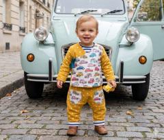 Tenue bébé 12 mois ocre à imprimé coloré, ensemble enfant original esprit Okaïdi et Orchestra, mode bébé confortable et idée cadeau premier anniversaire / Okerkleurige babyoutfit 12 maanden met kleurrijke print, originele kinderkleding in Okaïdi en Orchestra sfeer, cadeau voor eerste verjaardag / Ochre 12-month baby outfit with colourful print, original children’s clothing in Okaïdi and Orchestra style, first birthday gift idea