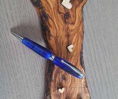 Foto van het artikel Handgemaakte pen in blauwe hars