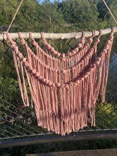 Photo de l'article Macramé mural cascade bohème en coton rose