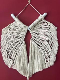 Photo de l'article Ailes d’Ange en Macramé – Décoration murale bohème en coton naturel beige
