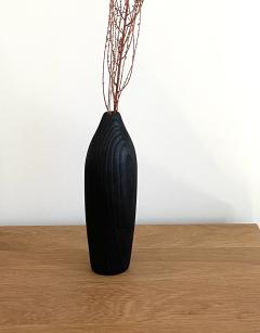 Vase noir en bois brûlé avec fleurs séchées, décoration artisanale minimaliste pour salon ou salle à manger, cadeau design pour la maison / Zwarte vaas in gebrand hout met droogbloemen, minimalistische ambachtelijke decoratie voor woonkamer of eetkamer, design cadeau voor thuis / Black burnt wood vase with dried flowers, minimalist artisan decor for living room or dining room, designer home gift