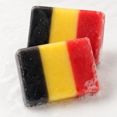 Savon belge noir jaune rouge Anaka Soap, savon artisanal fait main aux couleurs de la Belgique, cadeau belge original et idée souvenir Made in Belgium / Belgische zwart-geel-rode zeep van Anaka Soap, handgemaakte ambachtelijke zeep in Belgische kleuren, origineel Belgisch cadeau en Made in Belgium souvenir / Black yellow red Belgian soap by Anaka Soap, handmade artisan soap in Belgium colours, original Belgian gift and Made in Belgium souvenir