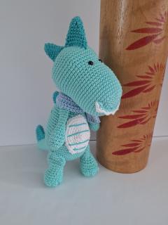 BUBBLE dinosaure au crochet turquoise, amigurumi fait main pour enfant, peluche dinosaure artisanale et idée cadeau originale pour anniversaire ou naissance / BUBBLE turquoise gehaakte dinosaurus, handgemaakte amigurumi voor kinderen, ambachtelijke dinosaurusknuffel en origineel cadeau voor verjaardag of geboorte / BUBBLE turquoise crochet dinosaur, handmade amigurumi toy for children, artisan dinosaur plush and original birthday or newborn gift