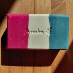 Savon artisanal Italia Orange-Patchouli fait main en Belgique, savon saponifié à froid tricolore au design original, cadeau local / Ambachtelijke Italia Sinaasappel-Patchouli zeep handgemaakt in België, koud verzeepte driekleurige zeep, origineel lokaal cadeau / Handmade Italia Orange-Patchouli artisan soap from Belgium, cold-process tricolour soap, original local gift