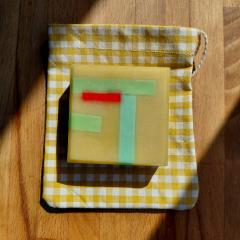 Picture of the product Mondrian Clementine Monoi Soap with a pouch