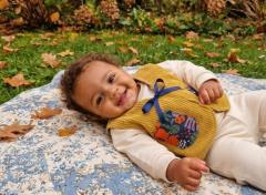 Picture of the product 6 month - Ocher sheperd vest.