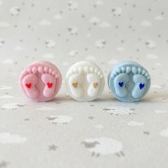 Fondants parfumés petits pieds bébé rose et bleu, cadeau de naissance original, baptême ou baby shower, petite création artisanale personnalisable / Geparfumeerde waxmelts in de vorm van roze en blauwe babyvoetjes, origineel geboorte-, doop- of babyshowercadeau / Scented pink and blue baby feet wax melts, unique handmade birth, christening or baby shower gift