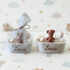 Bougie personnalisée artisanale pour naissance, baptême ou baby shower, cadeau bébé beige original et fait main par une créatrice belge sur Wimzzi / Gepersonaliseerde handgemaakte kaars voor geboorte, doop of babyshower, origineel beige babycadeau van een Belgische maker op Wimzzi / Personalised handmade candle for birth, christening or baby shower, unique beige baby gift by a Belgian maker on Wimzzi