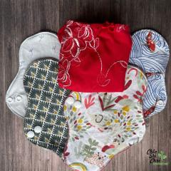 Protège-slips lavables réutilisables, tissus imprimés colorés faits main / Herbruikbare wasbare inlegkruisjes, kleurrijke handgemaakte stoffen / Reusable washable pantyliners, colorful handmade fabrics