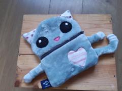 Mange-soucis fait main en tissu doux, aide les enfants à exprimer leurs émotions / Handgemaakte zorgeneter van zachte stof, helpt kinderen hun gevoelens te uiten / Handmade worry eater plush, helps kids express and release emotions