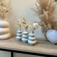 Vase en jesmonite fait main avec fleurs séchées, déco slow et naturelle / Handgemaakte vaas met droogbloemen, zachte natuurlijke stijl / Handmade jesmonite vase with dried flowers, soft natural decor