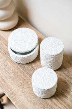 Trio de boîtes en ciment blanc fait main, multi-usages : bijoux, épices, vide-poches / Set van handgemaakte witte cementdozen, multifunctioneel: juwelen, kruiden, klein opbergwerk / Handmade white cement box set, ideal for jewelry, spices, or small storage