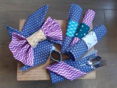 Serviettes en tissu colorées, alternatives durables aux serviettes en papier jetables / Herbruikbare kleurrijke stoffen servetten, ecologisch alternatief voor wegwerpservetten / Colorful fabric napkins, sustainable alternative to disposable paper napkins