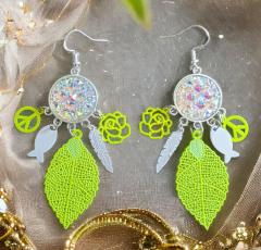 Boucles florales au crochet, esprit bohème et nature – fait main / Gehaakte bloemoorbellen, boho en natuurlijk / Floral crochet earrings – nature-inspired handmade accessory