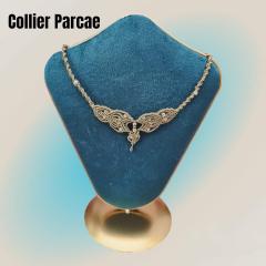 Collier papillon violet en micro-macramé – bijou fait main original / Vlindercollier in paars macramé – met de hand gemaakt / Purple butterfly macrame necklace – artisan gift
