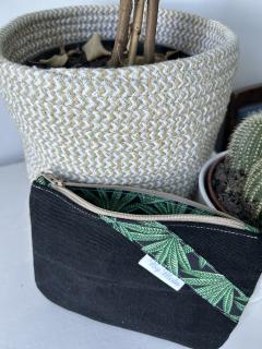 Trousse en tissu artisanale – accessoire fait main écoresponsable / Handgemaakte stoffen etui – duurzaam en lokaal vakmanschap / Handmade fabric pouch – eco-conscious artisan accessory
