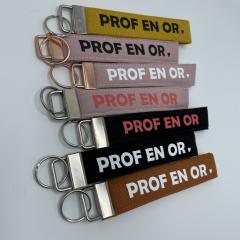 Porte-clé artisanal “Prof en or” jaune et noir – petit cadeau original et belge pour remercier un prof / Sleutelhanger “Prof en or” geel en zwart – origineel en lokaal geschenk voor een top leerkracht / Yellow and black “Prof en or” keychain – handmade Belgian gift for your favorite teacher