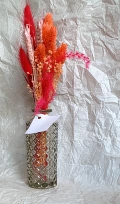 Bouquet de fleurs séchées dans vase décoratif – fait main en Belgique – touche joyeuse et solaire / Droogbloemenboeket in versierde vaas – handgemaakt in België – vrolijke en zonnige toets / Dried flower bouquet in decorative vase – Belgian handmade – joyful and sunny touch