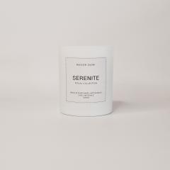 Parfum relaxant et apaisant – la bougie SERENITE est l’essence même du calme, 100% made in Belgium / SERENITE kaars – rustgevend en kalmerend – Belgische vakmanschap / SERENITE candle – calm and serene – pure Belgian craftsmanship