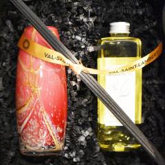 Coffret diffuseur “Iris” rose – flacon inspiré du cristal taillé – délicatesse et parfum d’ambiance de prestige / Roze geurverspreider met kristaleffect – elegant interieurcadeau / Pink diffuser gift – crystal-cut style – elegant scented decor piece