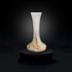 Vase Amélie Millenium blanc – cristal belge au design élancé – pièce raffinée soufflée à la main / Witte Amélie vaas – handgemaakt door Val Saint Lambert – elegant en puur / White Amélie Millenium vase – Belgian crystal – slim and sculptural