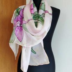 Selkis Foulard en soie naturelle peint à la main en Belgique, cadeau local chic et artistique / Handbeschilderde zijden sjaal, elegant Belgisch geschenk / Hand-painted natural silk scarf, stylish Belgian local gift