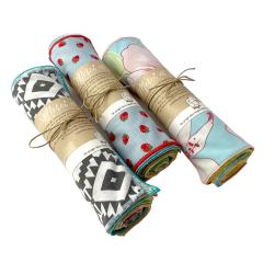 Pack de 20 mouchoirs lavables fabriqués localement par Maison Koshi, style coloré et éthique / Set van 20 herbruikbare zakdoeken, kleurrijk en lokaal gemaakt door Maison Koshi / Set of 20 reusable tissues, colourful and ethical, handmade by Maison Koshi in Belgium