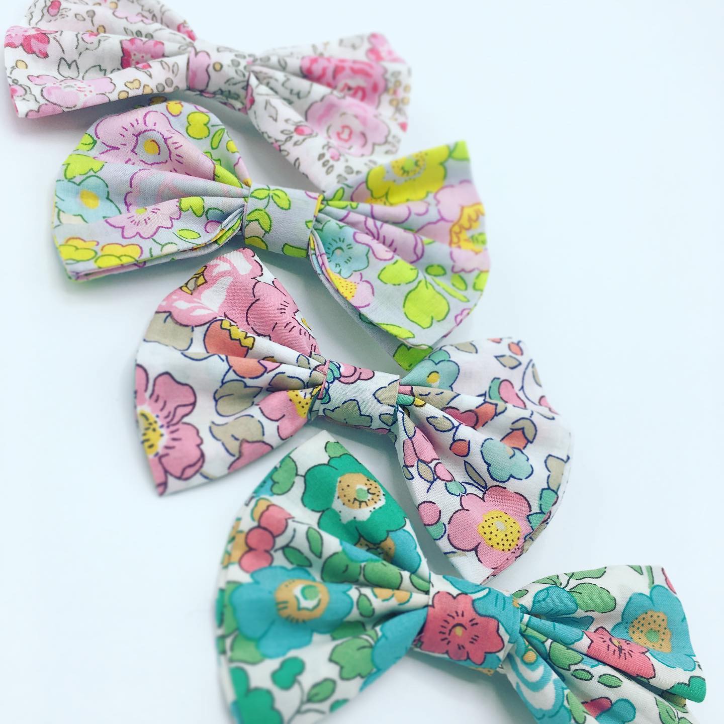 Lot de pinces à cheveux Liberty imprimés colorés / Set of Liberty hair clips colorful prints / Set Liberty haarspeldjes kleurrijke prints